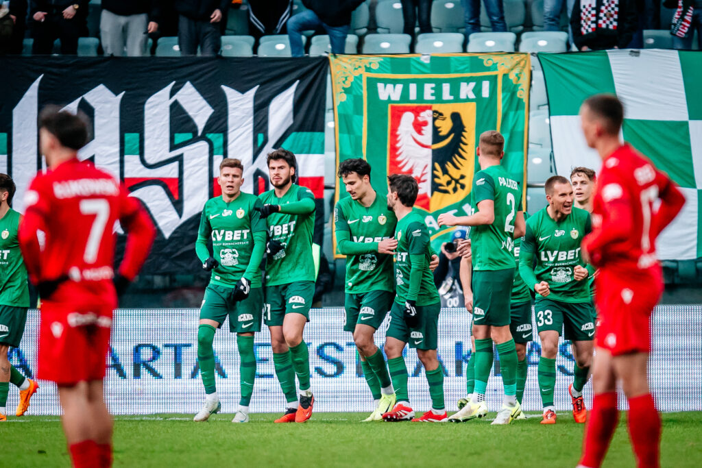 2025.02.15 Wroclaw
Pilka nozna, PKO BP Ekstraklasa, sezon 2024/2025
Slask Wroclaw - Widzew Lodz
N/z slask wroclaw zdobywa bramke gol radosc bramka samobojcza Jose Pozo
Foto Mateusz Porzucek PressFocus

2025.02.15 Wroclaw
Football, Polish top league - first level, 2024/25 season
Slask Wroclaw - Widzew Lodz
slask wroclaw zdobywa bramke gol radosc bramka samobojcza Jose Pozo
Credit: Mateusz Porzucek PressFocus