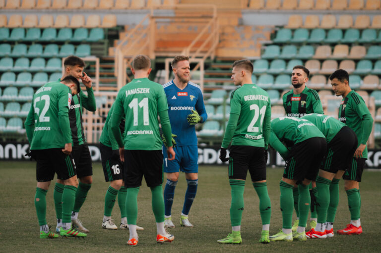 2025.02.16 Leczna Pilka Nozna Betclic 1 liga Sezon 2024/2025 Mecz Gornik Leczna - LKS Lodz  N/z Pilkarze Gornika Leczna Foto Kacper Pacocha / PressFocus

2025.02.16 Leczna
Football Polish First League Season 2024/2025
Gornik Leczna - LKS Lodz

Credit: Kacper Pacocha / PressFocus