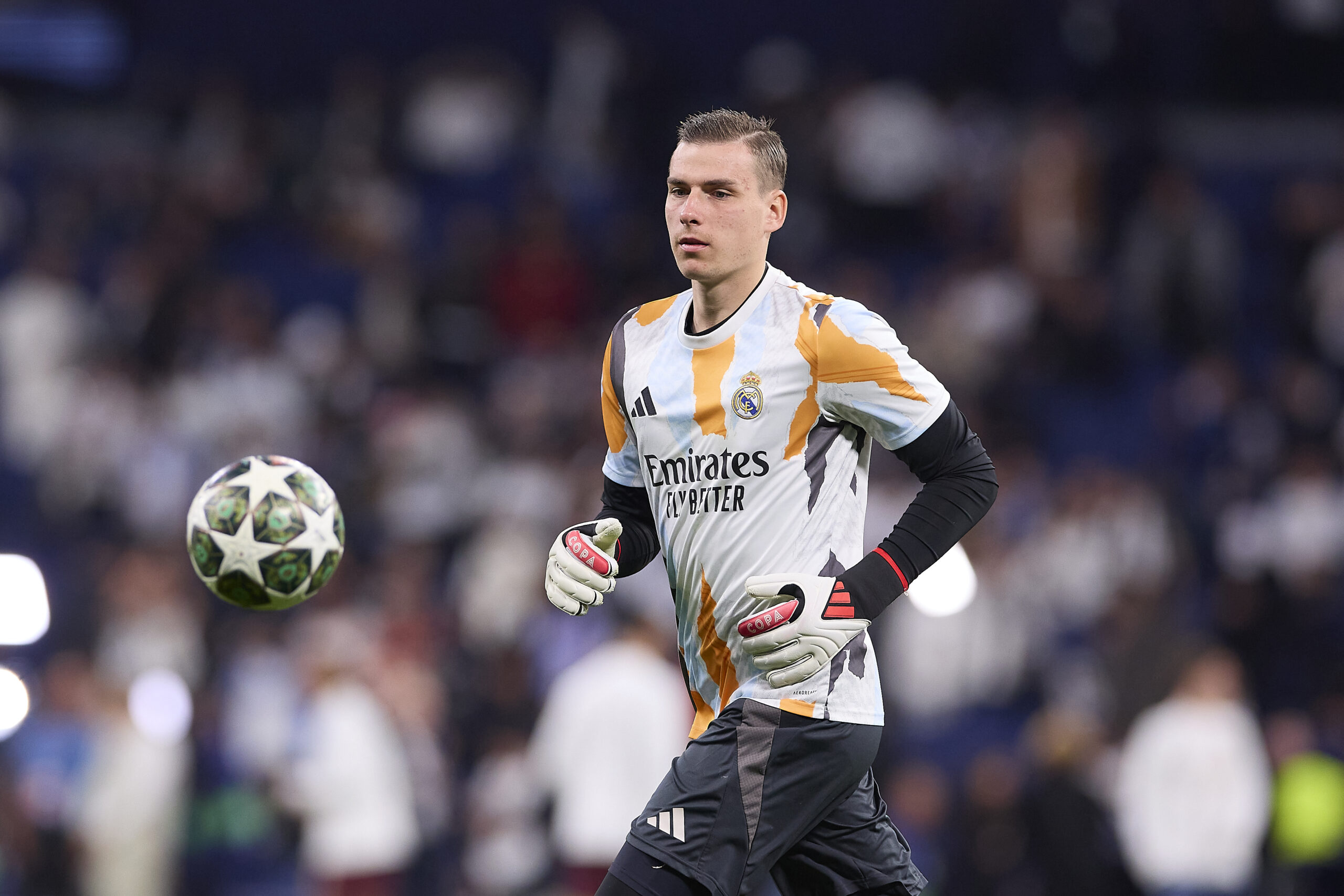 Andriy Lunin of Real Madrid CF warms up prior to the 2024/2025 UEFA Champions League Knockout Play-off second leg match between Real Madrid CF and Manchester City at Santiago Bernabeu stadium. Final score Real Madrid CF 3 : 1 Manchester City (Photo by Federico Titone / SOPA Images/Sipa USA)
2025.02.19 Madryt
pilka nozna Liga Mistrzow 
Real Madryt - Manchester City
Foto SOPA Images/SIPA USA/PressFocus

!!! POLAND ONLY !!!