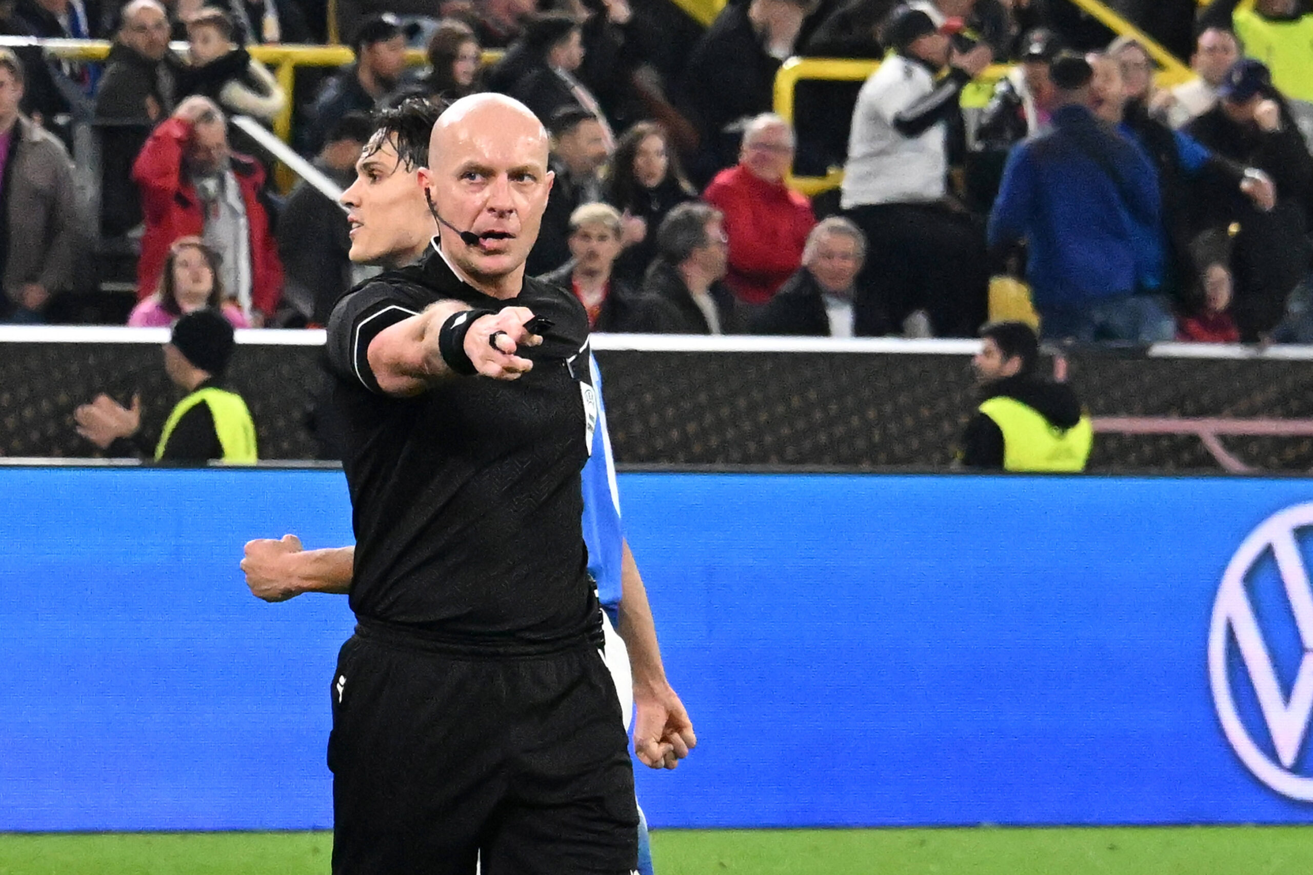 23.03.2025, xsltx, Fussball UEFA Nations League, Deutschland - Italien v.l. Schiedsrichter Referee Szymon Marciniak Polen DFL/DFB REGULATIONS PROHIBIT ANY USE OF PHOTOGRAPHS as IMAGE SEQUENCES and/or QUASI-VIDEO Dortmund *** 23 03 2025, xsltx, Football UEFA Nations League, Germany Italy v l Referee Referee Szymon Marciniak Poland DFL DFB REGULATIONS PROHIBIT ANY USE OF PHOTOGRAPHS as IMAGE SEQUENCES and or QUASI VIDEO Dortmund
2025.03.23 Dortmund
pilka nozna , Liga Narodow UEFA
Niemcy - Wlochy
Foto IMAGO/PressFocus

!!! POLAND ONLY !!!