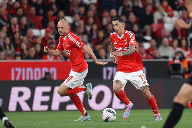 SL Benfica v SC Farense - Liga Portugal BetClic Angel Di Maria e Fredrik Aursnes durante partida entre SL Benfica v SC Farense valida pela Liga Portugal BetClic no Estadio da Luz, Lisboa, Portugal Foto de Diogo Faria Reis/Avant Sports Lisbon Estadio da Luz Portugal Copyright: xDiogoxFariaxReis/AvantxSportsx
2025.04.02 Lizbona
pilka nozna , liga portugalska
Benfica Lizbona - SC Farense
Foto IMAGO/PressFocus

!!! POLAND ONLY !!!