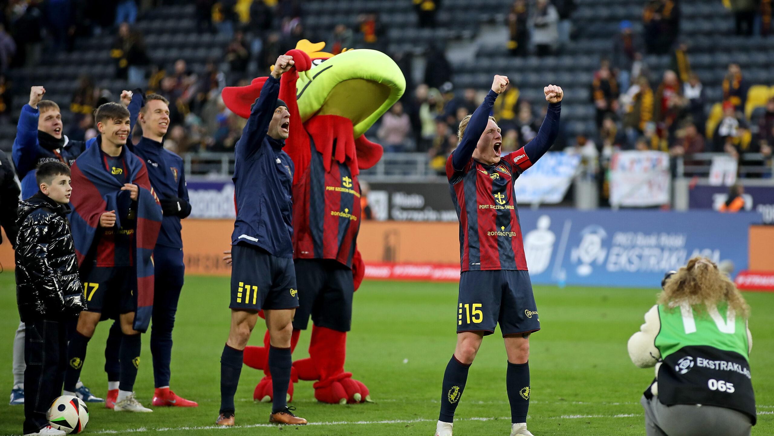 2025.04.06 Szczecin
Pilka nozna , PKO BP Ekstraklasa sezon 2024/25
Pogon Szczecin - GKS Katowice
N/z Pilkarze Pogoni po meczu, Marcel Wedrychowski
Foto Katarzyna Dzierzynska / PressFocus
2025.04.06 Szczecin
Football Polish top league , 2024/2025 season
Pogon Szczecin - GKS Katowice
Pilkarze Pogoni po meczu, Marcel Wedrychowski
Credit: Katarzyna Dzierzynska / PressFocus