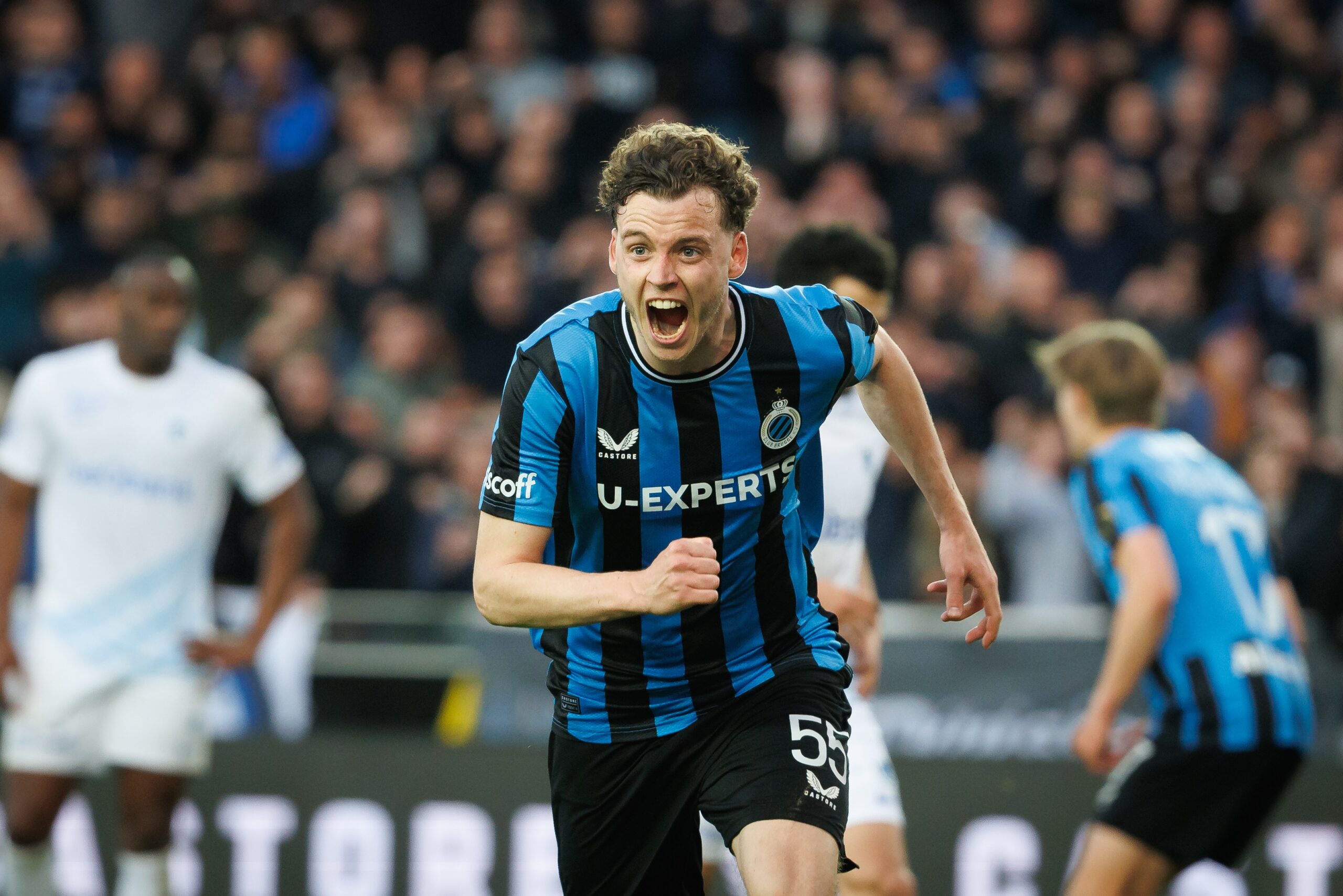 Club's Maxim De Cuyper celebrates after scoring during a soccer match between Club Brugge and KRC Genk, Sunday 13 April 2025 in Brugge, on day 3 (out of 10) of the Champions' Play-offs of the 2024-2025 'Jupiler Pro League' first division of the Belgian championship. BELGA PHOTO KURT DESPLENTER (Photo by KURT DESPLENTER/Belga/Sipa USA)
2025.04.13 Brugia
pilka nozna liga belgijska
Club Brugge - KRC Genk
Foto Belga/SIPA USA/PressFocus
!!! POLAND ONLY !!!