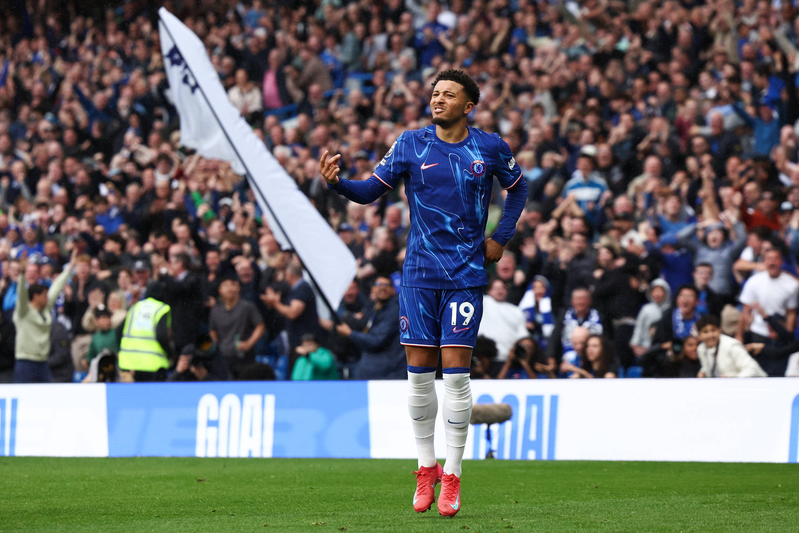 Chelsea v Ipswich Town Premier League 13/04/2025. GOAL 2-2 Jadon Sancho of Chelsea scores a goal and celebrates during the Premier League match between Chelsea and Ipswich Town at Stamford Bridge, London, England on 13 April 2025. London Stamford Bridge Greater London England Editorial use only DataCo restrictions apply See www.football-dataco.com , Copyright: xPaulxPhelanx PSI-21816-0042
2025.04.13 Londyn
pilka nozna , liga angielska
Chelsea Londyn - Ipswich Town
Foto IMAGO/PressFocus

!!! POLAND ONLY !!!