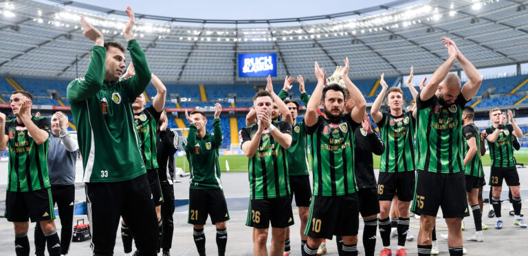 2025.04.13 Chorzow
Pilka nozna Betclic 1. Liga sezon 2024/2025
Ruch Chorzow - Stal Stalowa Wola
N/z Mikolaj Smylek Patryk Zaucha Michal Walski Krystian Lelek Damian Oko
Foto: PressFocus
2025.04.13 Chorzow
Football Polish first league - second level 2024/25 season
Ruch Chorzow - Stal Stalowa Wola
Mikolaj Smylek Patryk Zaucha Michal Walski Krystian Lelek Damian Oko
Credit: PressFocus