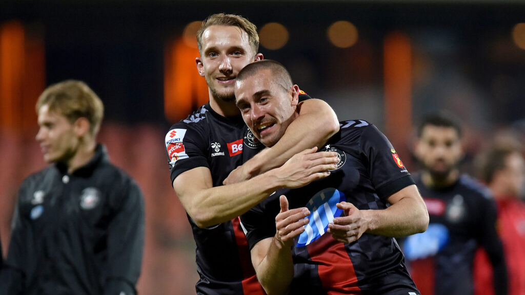 2025.04.14 Nieciecza
Pilka nozna , Betclic I liga , sezon 2024/25
Bruk-Bet Termalica Nieciecza - Polonia Warszawa
N/z Pilkarze Polonii, radosc po meczu, Pawel Olszewski, Michal Bajdur
Foto Krzysztof Porebski / PressFocus

2025.04.14 Nieciecza
Football , Polish league, second level , 2024/2025 season
Bruk-Bet Termalica Nieciecza - Polonia Warszawa
Pilkarze Polonii, radosc po meczu, Pawel Olszewski, Michal Bajdur
Credit: Krzysztof Porebski / PressFocus