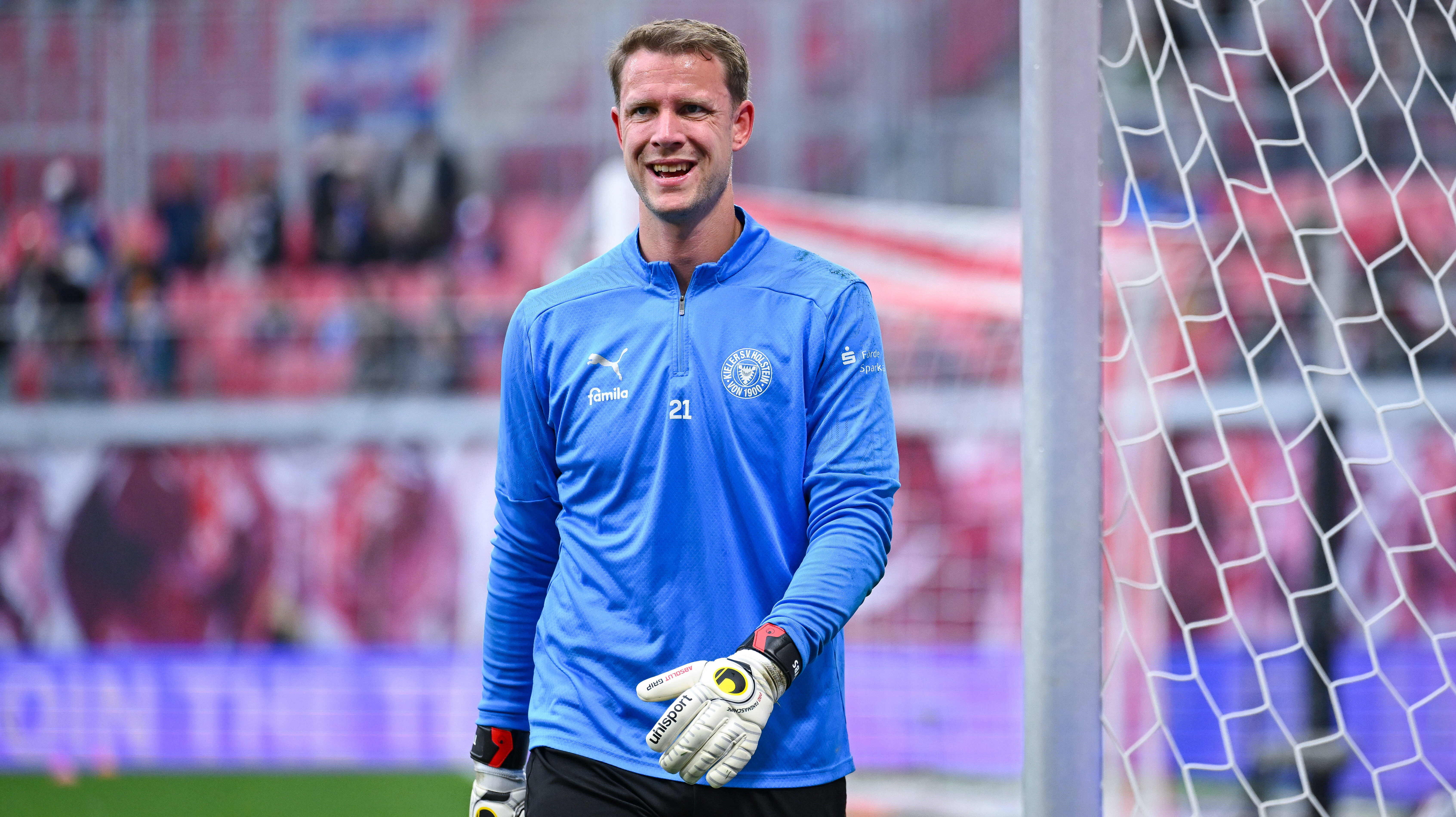 19.04.2025, Fussball, Bundesliga, 30. Spieltag Saison 2024/2025, RB Leipzig - Holstein Kiel, Torwart Thomas Dahne Holstein Kiel xRHR-FOTO/TKx *** 19 04 2025, Soccer, Bundesliga, Matchday 30 Season 2024 2025, RB Leipzig Holstein Kiel, Goalkeeper Thomas Dahne Holstein Kiel xRHR PHOTO TKx Copyright: RHR-FOTOx RHR-FOTO/TK
2025.04.19 Lipsk
pilka nozna , liga niemiecka
RB Lipsk - Holstein Kiel
Foto IMAGO/PressFocus

!!! POLAND ONLY !!!
