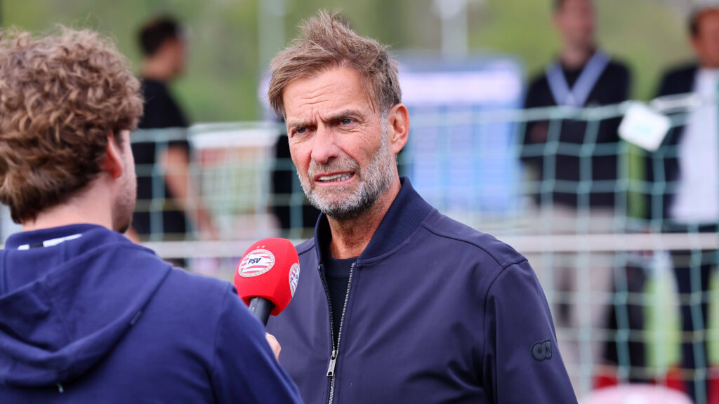 RED BULL Wings Cup / Fussball Turnier Leipzig, 22.04.2025, RB Leipzig Trainingszentrum /Fussball Akademie , RED BULL Wings Cup - Internationales Nachwuchs Fussballturnier , Im Bild: Jurgen Klopp  Head of Global Soccer, Red Bull , Nur zur redaktionellen Nutzung. Only editorial use. , *** RED BULL Wings Cup Football Tournament Leipzig, 22 04 2025, RB Leipzig Training Center Football Academy , RED BULL Wings Cup International Youth Football Tournament , In the picture Jurgen Klopp Head of Global Soccer, Red Bull , For editorial use only , Picture Point
2025.04.22 Lipsk
pilka nozna , turniej pilkarski
RED BULL Wings Cup
Foto IMAGO/PressFocus

!!! POLAND ONLY !!!
