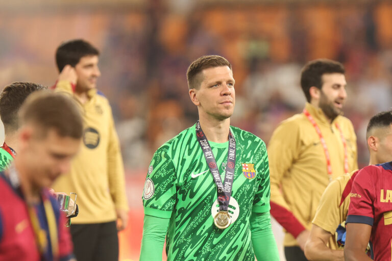 2025.04.26 Estadio La Cartuja Sevilla
pilka nozna Copa del Rey Puchar Krola Hiszpanii   final 2025
FC Barcelona - Real Madryt CF
N/z Barcelona medal dekoracja Wojciech Szczesny
Foto Szymon Gorski / PressFocus

2025.04.26 Estadio La Cartuja Sevilla
Football Spanish Cup Copa del Rey final 2025
FC Barcelona - Real Madryt CF
Barcelona medal dekoracja Wojciech Szczesny
Credit: Szymon Gorski / PressFocus