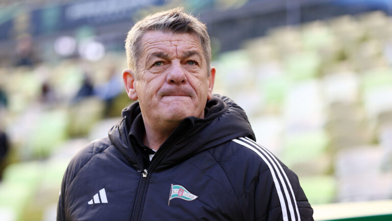 2025.04.26 Gdansk Pilka nozna PKO BP Ekstraklasa sezon 2024/2025 Lechia Gdansk - Piast Gliwice N/z John Carver Foto Piotr Matusewicz / PressFocus

2025.04.26 Gdansk
Football Polish PKO BP Ekstraklasa season 2024/2025 
Lechia Gdansk - Piast Gliwice 
John Carver 
Credit: Piotr Matusewicz / PressFocus