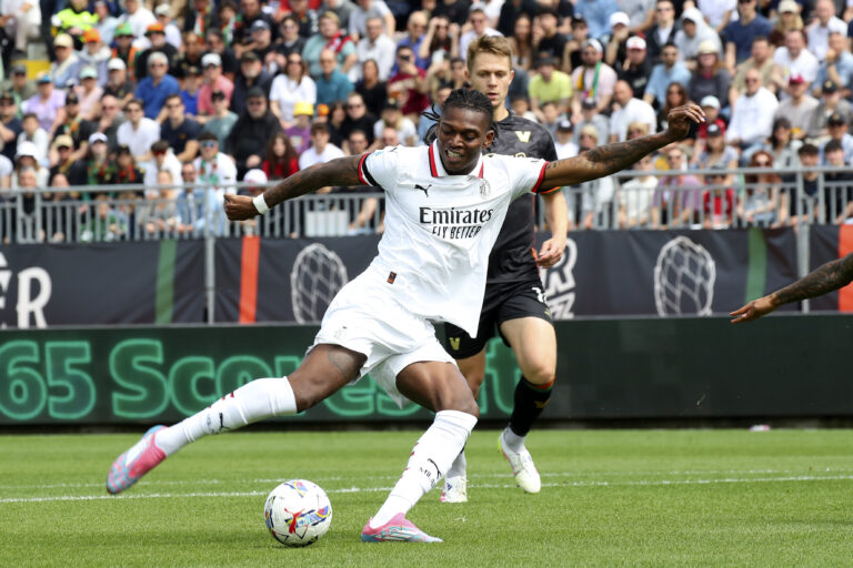 AC Milan’s Rafael Leao   In action during the  Serie A enilive soccer match between Venezia and A.C Milan  at the  Pier Luigi Penzo Stadium, north Est Italy -Sunday , April 27, 2025. Sport - Soccer (Photo by Paola Garbuio /Lapresse)

 (Photo by Paola Garbuio/Lapresse/Sipa USA)
2025.04.27 Wenecja
pilka nozna liga wloska
Venezia FC - AC Milan
Foto LaPresse/SIPA USA/PressFocus

!!! POLAND ONLY !!!