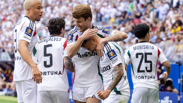 2025.05.02 Warszawa
pilka nozna Puchar Polski final sezon 2024/2025
Pogon Szczecin - Legia Warszawa
N/z Steve Kapuadi (Legia), Claude Goncalves (Legia), Marc Gual (Legia), Luquinhas (Legia), radosc
Foto Tomasz Jastrzebowski / Foto Olimpik / PressFocus
2025.05.02 Warszawa
Football - Polish FA Cup Final season 2024/2025
Pogon Szczecin - Legia Warszawa
Steve Kapuadi (Legia), Claude Goncalves (Legia), Marc Gual (Legia), Luquinhas (Legia), radosc
Credit: Tomasz Jastrzebowski / Foto Olimpik / PressFocus