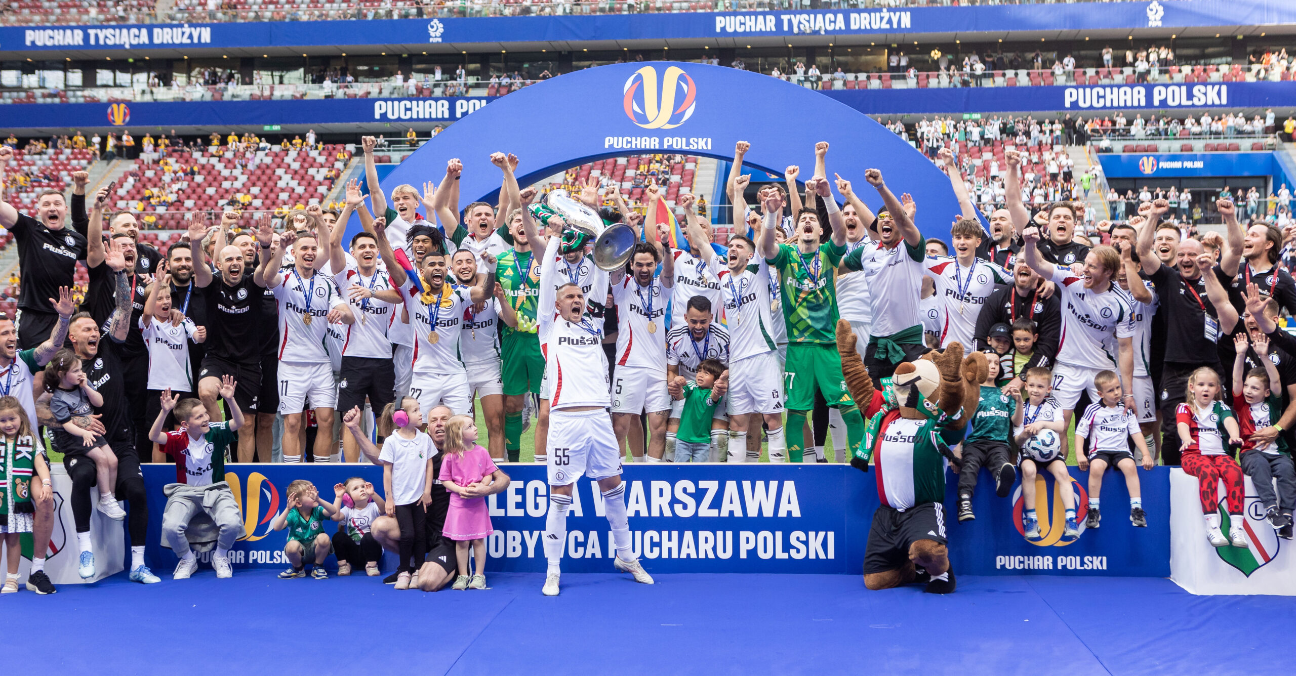 2025.05.02 Warszawa
pilka nozna Puchar Polski final sezon 2024/2025
Pogon Szczecin - Legia Warszawa
N/z Radosc pilkarzy Legii
Foto Tomasz Jastrzebowski / Foto Olimpik / PressFocus

2025.05.02 Warszawa
Football - Polish FA Cup Final season 2024/2025
Pogon Szczecin - Legia Warszawa
Radosc pilkarzy Legii
Credit: Tomasz Jastrzebowski / Foto Olimpik / PressFocus