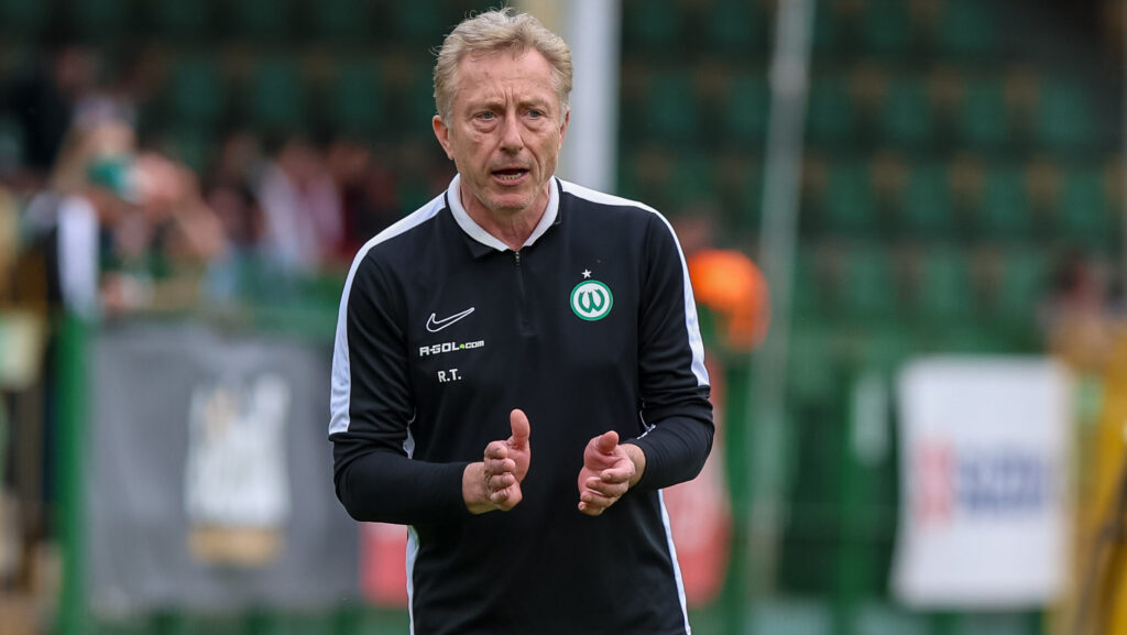 2025.05.03 Grodzisk Wielkopolski
Pilka nozna Betclic I Liga sezon 2024/2025
Warta Poznan - Ruch Chorzow
N/z Ryszard Tarasiewicz
Foto Pawel Jaskolka / PressFocus

2025.05.03 Grodzisk Wielkopolski
Football Polish League 1 Division season 2024/2025
Warta Poznan - Ruch Chorzow
Credit: Pawel Jaskolka / PressFocus