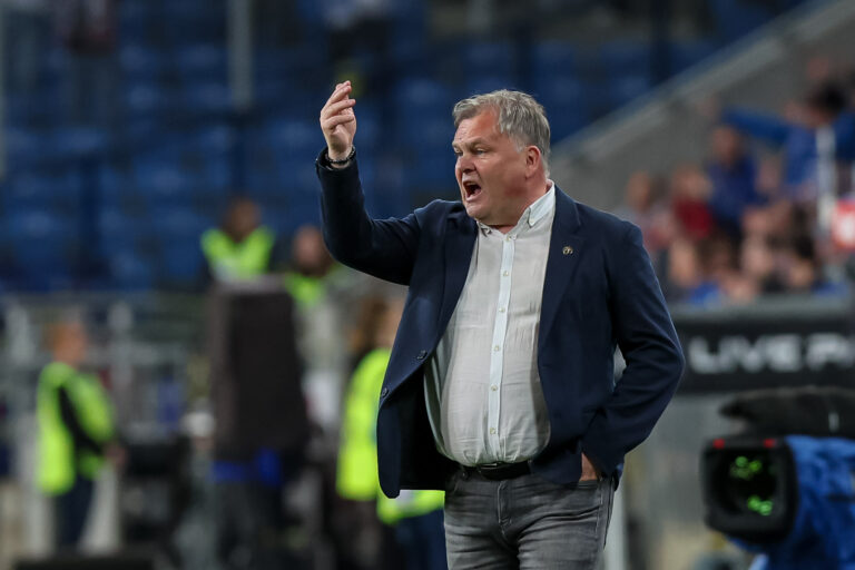 2025.05.03 Poznan
Pilka nozna Ekstraklasa sezon 2024/2025
Lech Poznan - Puszcza Niepolomice
N/z Trener Puszczy Niepolomice Tomasz Tulacz
Foto Pawel Jaskolka / PressFocus

2025.05.03 Poznan
Football Polish Ekstraklasa season 2024/2025
Lech Poznan - Puszcza Niepolomice
Credit: Pawel Jaskolka / PressFocus