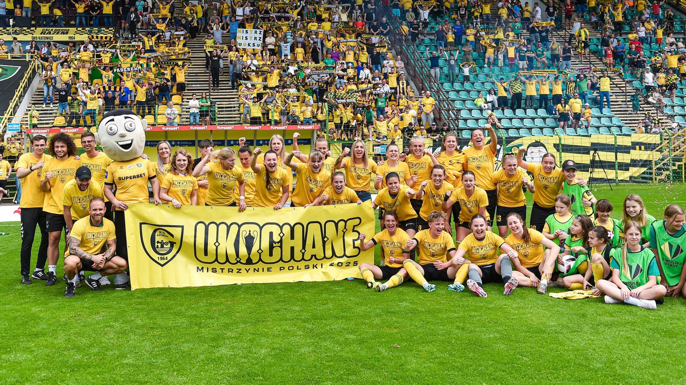 2025.05.03 Katowice
Pilka nozna kobiet Orlen Ekstraliga Kobiet Sezon 2024/2025
GKS Katowice - Pogon Dekpol Tczew
N/z radosc, wygrana, zwyciestwo, mistrzostwo polski, mistrz polski w pilce noznej kobiet, feta, euforia, szalenstwo, kobieca Gieksa
Foto Marcin Bulanda / PressFocus
2025.05.03 Katowice
Football Women Polish Orlen Extraleague Top League Season 2024/2025
GKS Katowice - Pogon Dekpol Tczew
radosc, wygrana, zwyciestwo, mistrzostwo polski, mistrz polski w pilce noznej kobiet, feta, euforia, szalenstwo, kobieca Gieksa
Credit: Marcin Bulanda / PressFocus
