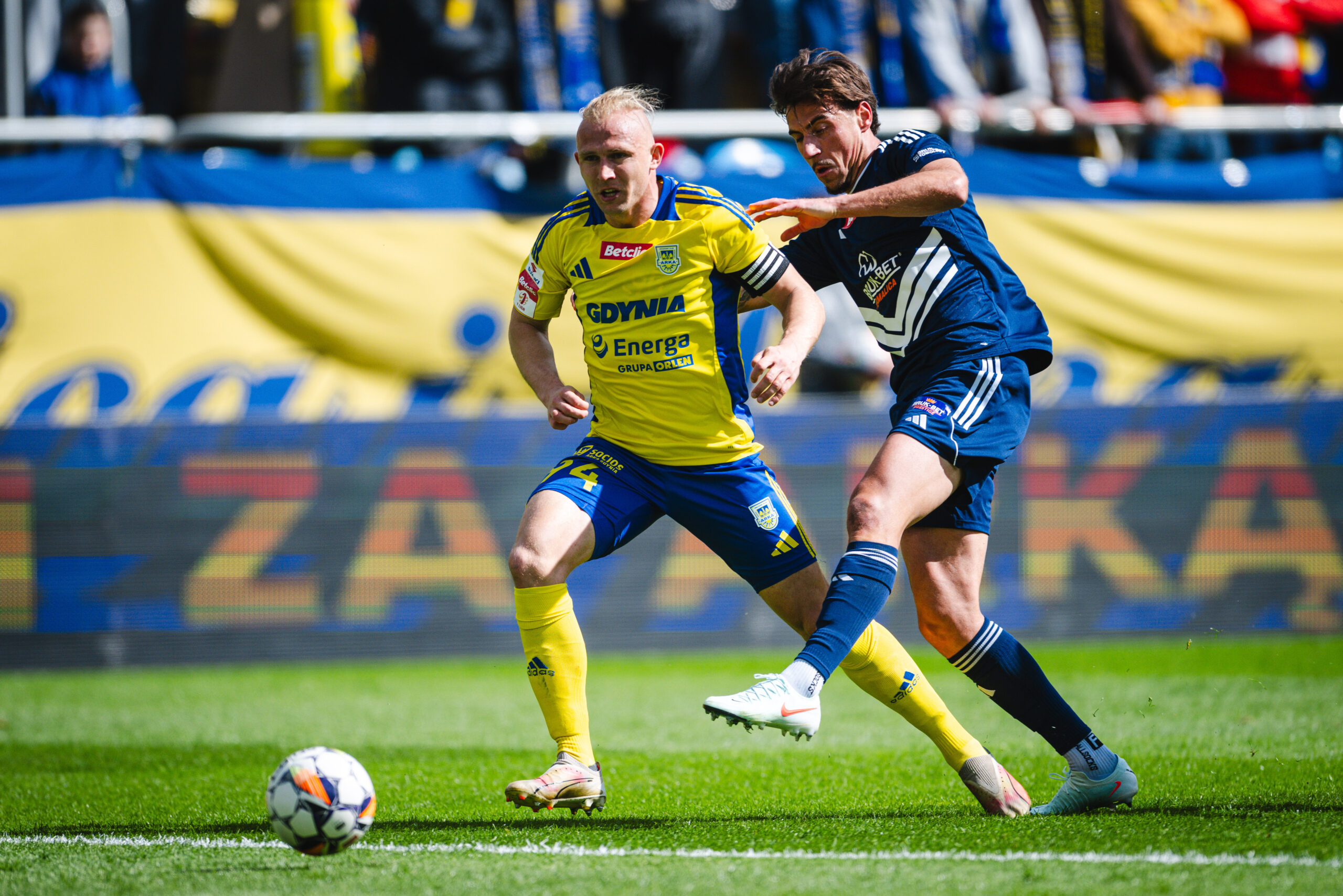 2025.05.04 Gdynia Pilka Nozna Betclic 1 liga sezon 2024/2025 Mecz Arka Gdynia - Bruk Bet Termalica Nieciecza N/z Dawid Gojny Gabriel Isik Foto Piotr Matusewicz / PressFocus

2025.05.04 Gdynia
Football Polish first division season 2024/2025
Arka Gdynia - Bruk Bet Termalica Nieciecza
Dawid Gojny Gabriel Isik
Credit: Piotr Matusewicz / PressFocus