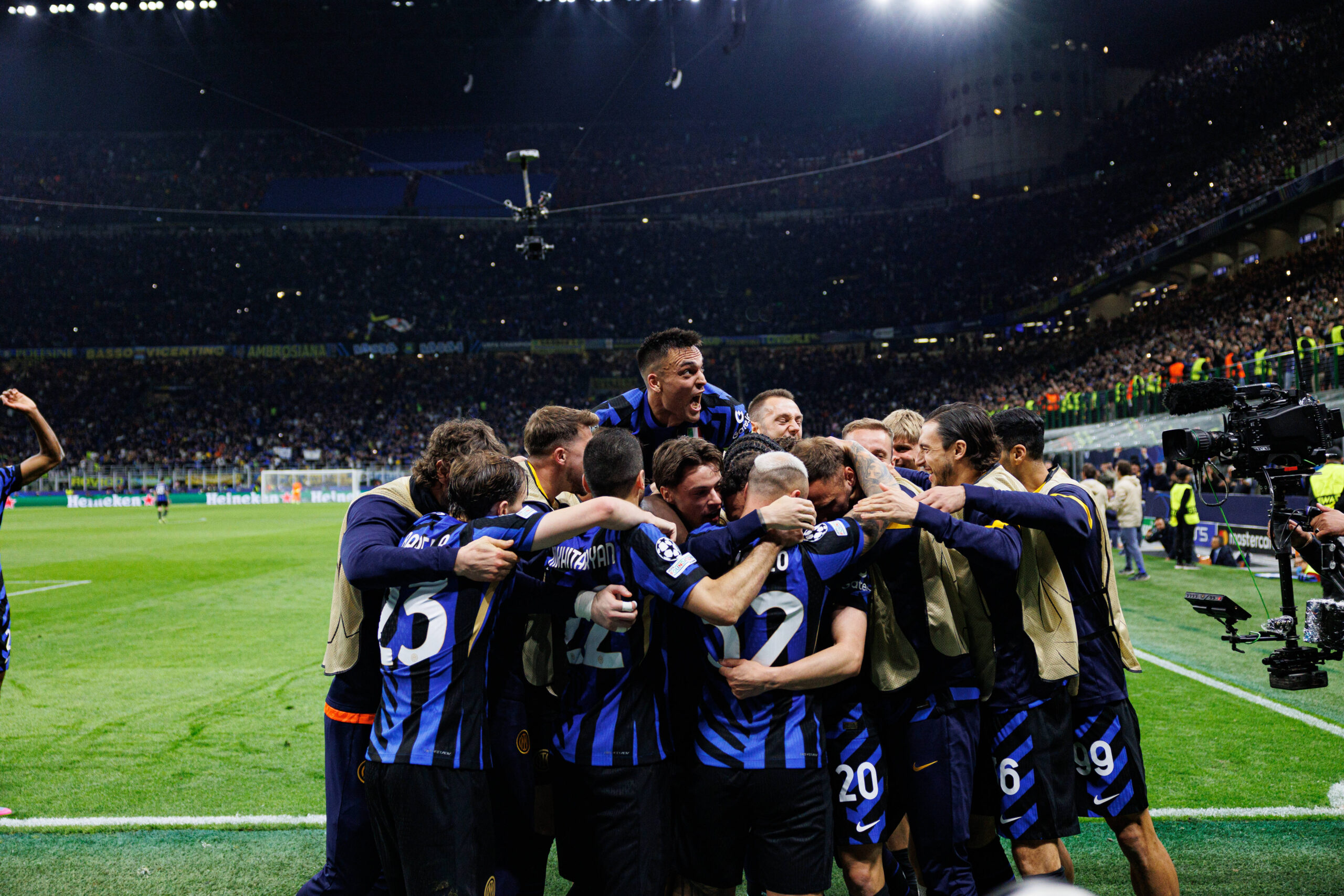 Team of Inter seen celebrating after goal from Hakan Calhanoglu during UEFA Champions League semifinal game between teams of Internazionale Milano and FC Barcelona, Barca Maciej Rogowski Milan San Siro Italy Copyright: xMaciejxRogowskix interbarca2425-13
2025.05.06 Mediolan
pilka nozna , Liga Mistrzow
Inter Mediolan - FC Barcelona
Foto IMAGO/PressFocus
!!! POLAND ONLY !!!