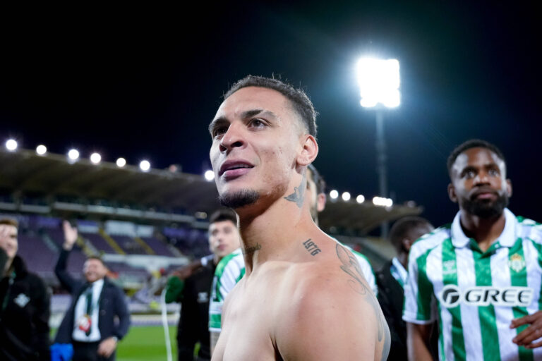 ACF Fiorentina v Real Betis Balompie - UEFA Conference League 2024/25 Semi Final Second Leg Antony Matheus dos Santos of Real Betis Balompie celebrates with his teammates reaching the final at the end of the UEFA Conference League 2024/25 Semi Final Second Leg match between ACF Fiorentina and Real Betis Balompie at Stadio Artemio Franchi on May 8, 2025 in Florence, Italy. Florence Stadio Artemio Franchi Florence Italy Copyright: xGiuseppexMaffiax UECL_Fiorentina-RealBetis080525_BRU8557
2025.05.08 Florencja
pilka nozna , Liga Konferencji
ACF Fiorentina - Real Betis Sewilla
Foto IMAGO/PressFocus

!!! POLAND ONLY !!!
