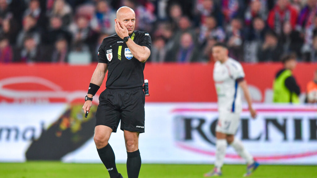 2025.05.09 Zabrze
Pilka nozna PKO BP Ekstraklasa Sezon 2024/2025
Gornik Zabrze - Slask Wroclaw
N/z Szymon Marciniak, sedzia, arbiter
Foto Marcin Bulanda / PressFocus

2025.05.09 Zabrze
Football Polish PKO BP Ekstraklasa League Season 2024/2025
Gornik Zabrze - Slask Wroclaw
Szymon Marciniak, sedzia, arbiter
Credit: Marcin Bulanda / PressFocus