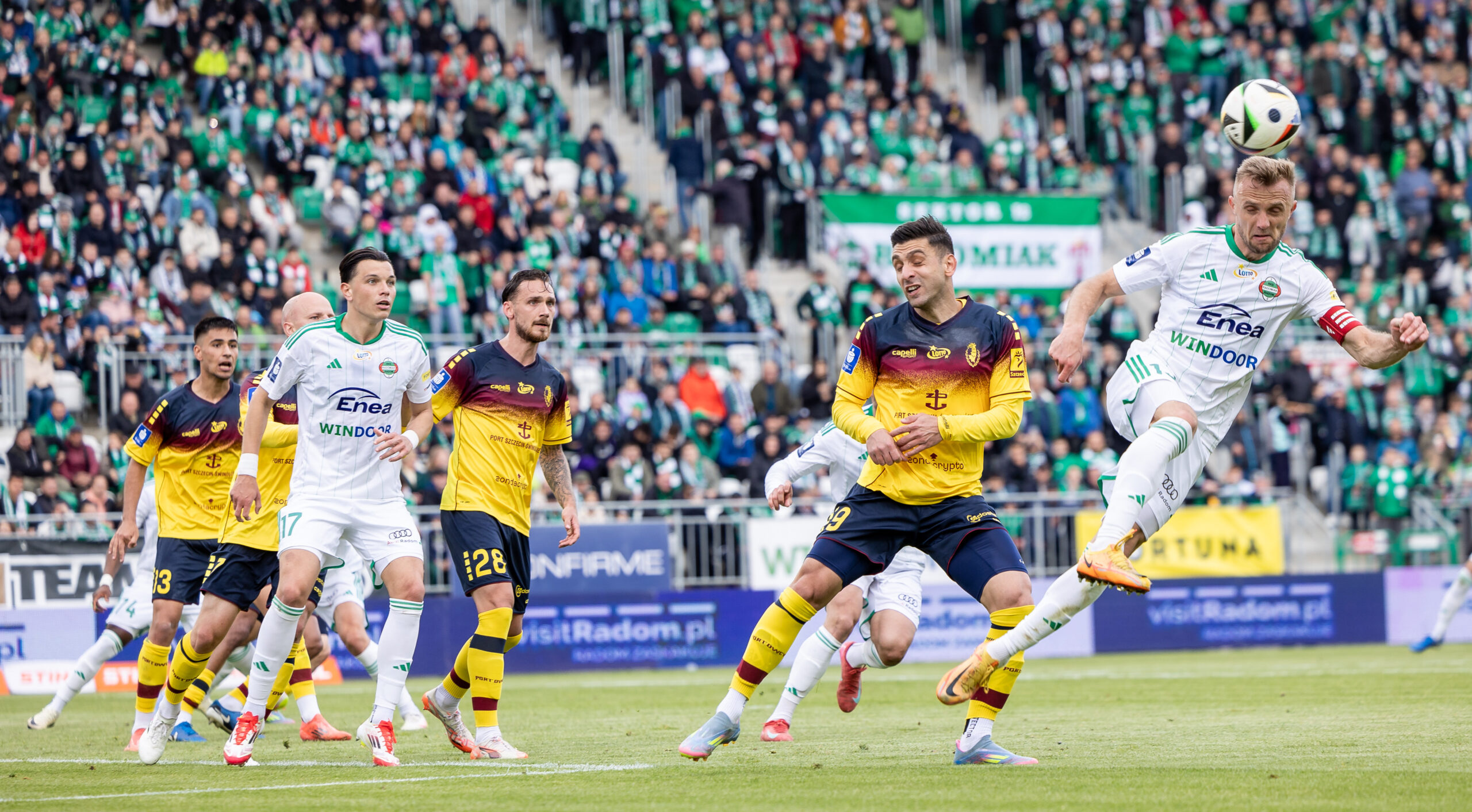 2025.05.10 Radom
pilka nozna PKO Ekstraklasa sezon 2024/2025
Radomiak Radom - Pogon Szczecin
N/z Efthumis Koulouris (Pogon), Jan Grzesik (Radomiak)
Foto Tomasz Jastrzebowski / Foto Olimpik / PressFocus

2025.05.10 Radom
Football - Polish PKO Ekstraklasa season 2024/2025
Radomiak Radom - Pogon Szczecin
Efthumis Koulouris (Pogon), Jan Grzesik (Radomiak)
Credit: Tomasz Jastrzebowski / Foto Olimpik / PressFocus
