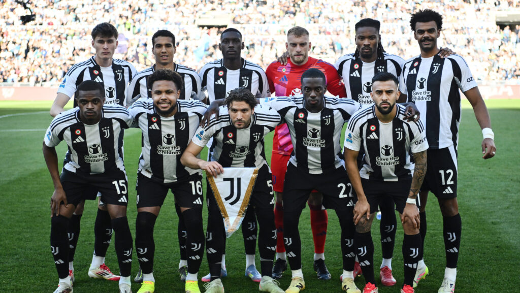 As Roma 10/05/2025 - campionato di calcio serie A / Lazio-Juventus / foto Antonello Sammarco/Image nella foto: formazione Juventus PUBLICATIONxNOTxINxITA
2025.05.10 Rzym
pilka nozna , liga wloska
SS Lazio Rzym - Juventus Turyn
Foto IMAGO/PressFocus

!!! POLAND ONLY !!!