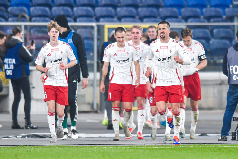 2025.05.10 Chorzow
Pilka nozna Pierwsza Liga Betclic 1 Liga Sezon 2024/2025
Ruch Chorzow - LKS Lodz
N/z radosc, wygrana, zwyciestwo
Foto Marcin Bulanda / PressFocus

2025.05.10 Chorzow
Football Polish Betclic First I League Season 2024/2025
Ruch Chorzow - LKS Lodz
radosc, wygrana, zwyciestwo
Credit: Marcin Bulanda / PressFocus
