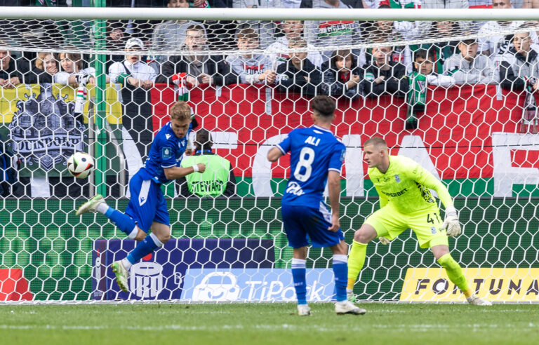 2025.05.11 Poznan
pilka nozna PKO Ekstraklasa sezon 2024/2025
Legia Warszawa - Lech Poznan
N/z Joel Pereira (Lech), Ali Gholizadeh (Lech), Bartosz Mrozek (Lech)
Foto Tomasz Jastrzebowski / Foto Olimpik / PressFocus

2025.05.11 Poznan
Football - Polish PKO Ekstraklasa season 2024/2025
Legia Warszawa - Lech Poznan
Joel Pereira (Lech), Ali Gholizadeh (Lech), Bartosz Mrozek (Lech)
Credit: Tomasz Jastrzebowski / Foto Olimpik / PressFocus