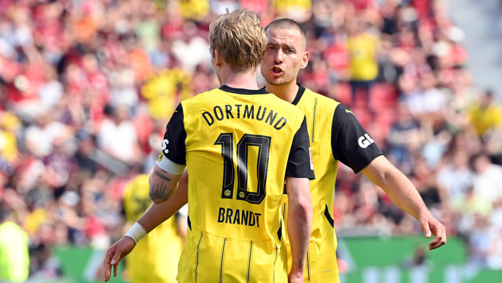 11.05.2025, xjrdrx, Fussball 1.Bundesliga, Bayer 04 Leverkusen - Borussia Dortmund v.l. Julian Brandt Borussia Dortmund, Waldemar Anton Borussia Dortmund celebrate the goal, Der Torjubel zum 1:1 DFL/DFB REGULATIONS PROHIBIT ANY USE OF PHOTOGRAPHS as IMAGE SEQUENCES and/or QUASI-VIDEO Leverkusen *** 11 05 2025, xjrdrx, Soccer 1 Bundesliga, Bayer 04 Leverkusen Borussia Dortmund v l Julian Brandt Borussia Dortmund , Waldemar Anton Borussia Dortmund celebrate the goal, Der Torjubel zum 1 1 DFL DFB REGULATIONS PROHIBIT ANY USE OF PHOTOGRAPHS as IMAGE SEQUENCES and or QUASI VIDEO Leverkusen
2025.05.11 Leverkusen
pilka nozna , liga niemiecka
Bayer 04 Leverkusen - Borussia Dortmund
Foto IMAGO/PressFocus

!!! POLAND ONLY !!!