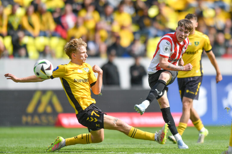 2025.05.11 Katowice
pilka nozna PKO Ekstraklasa sezon 2024/2025
GKS Katowice - Cracovia Krakow
N/z Mateusz Kowalczyk Filip Rozga
Foto Lukasz Laskowski / PressFocus

2025.05.11 Katowice
Football - Polish PKO Ekstraklasa season 2024/2025
GKS Katowice - Cracovia Krakow
Mateusz Kowalczyk Filip Rozga
Credit: Lukasz Laskowski / PressFocus