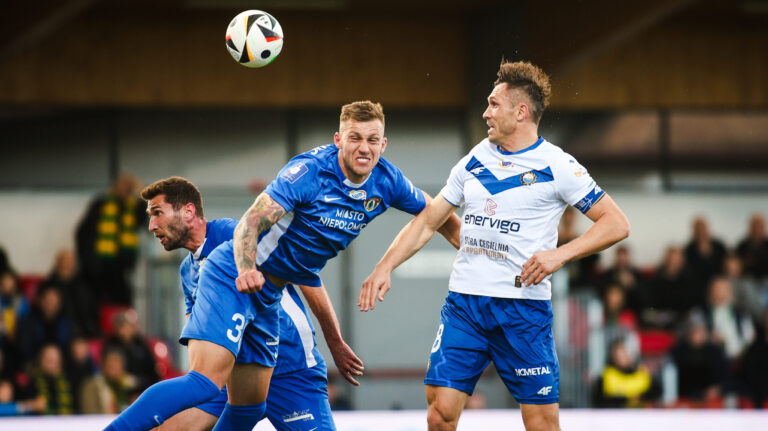 2025.05.12 Niepolomice
Pilka nozna PKO Ekstraklasa 2024/2025
Puszcza Niepolomice - Stal Mielec
N/z Piotr Wlazlo Dawid Abramowicz
Foto Marta Badowska / PressFocus

2025.05.12 Niepolomice
Football Polish PKO Ekstraklasa Season 2024/2025
Piotr Wlazlo Dawid Abramowicz
Credit: Marta Badowska / PressFocus