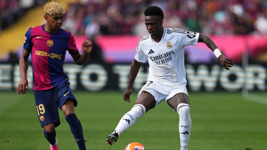 Vinicius Junior of Real Madrid and Lamine Yamal of FC Barcelona during the La Liga EA Sports match between FC Barcelona and Real Madrid CF played at Lluis Companys Stadium on 11 May 2025 in Barcelona, Spain. (Photo by Bagu Blanco / Pressinphoto)


2025.05.12 Barcelona
pilka nozna liga hiszpanska
FC Barcelona - Real Madryt
Foto PRESSINPHOTO/SIPA USA/PressFocus

!!! POLAND ONLY !!!