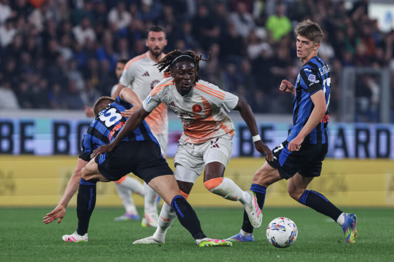 Atalanta&#039;s Mario Pasalic Roma’s Manu Kone Atalanta&#039;s Charles De Ketelaere during the Serie A Enilive 2024/2025 soccer match between Atalanta and Roma at Gewiss  Stadium in Bergamo, North Italy - Monday, May 12, 2025. Sport - Soccer. (Photo by Stefano Nicoli/LaPresse ) (Photo by Stefano Nicoli/LaPresse/Sipa USA)
2025.05.12 Bergamo
pilka nozna liga wloska
Atalanta Bergamo - AS Roma
Foto LaPresse/SIPA USA/PressFocus

!!! POLAND ONLY !!!
