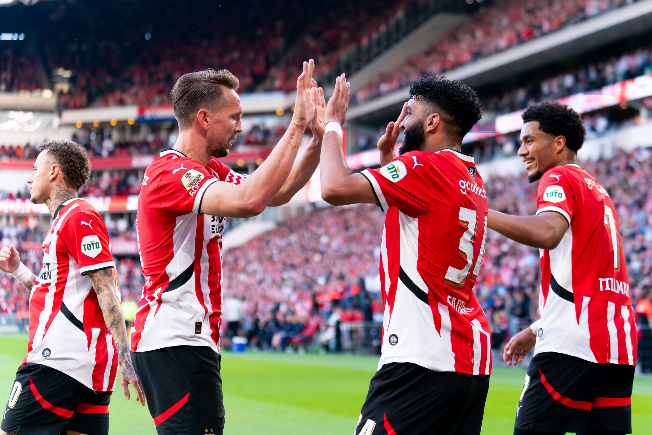 2025-05-14 PSV v Heracles Almelo - Dutch Eredivisie EINDHOVEN, NETHERLANDS - MAY 14: Ismael Saibari of PSV celebrates after scoring the team s second goal with Malik Tillman of PSV and Luuk de Jong of PSV during the Dutch Eredivisie match between PSV and Heracles Almelo at Philips Stadion on May 14, 2025 in Eindhoven, Netherlands. Eindhoven Philips Stadion Netherlands Content not available for redistribution in The Netherlands directly or indirectly through any third parties. Copyright: xJorisxVerwijstx
2025.05.14 Eindhoven
pilka nozna , liga holenderska
PSV Eindhoven - Heracles Almelo
Foto IMAGO/PressFocus

!!! POLAND ONLY !!!