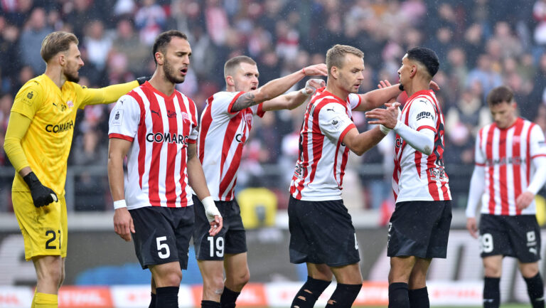 2025.05.18 Krakow
Pilka nozna , PKO BP Ekstraklasa sezon 2024/25
Cracovia Krakow - Legia Warszawa
N/z Henrich Ravas, Virgil Ghita, David Kristjan Olafsson, Amir Al-Ammari, Gustav Henriksson
Foto Krzysztof Porebski / PressFocus
2025.05.18 Krakow
Football Polish top league , 2024/2025 season
Cracovia Krakow - Legia Warszawa
Henrich Ravas, Virgil Ghita, David Kristjan Olafsson, Amir Al-Ammari, Gustav Henriksson
Credit: Krzysztof Porebski / PressFocus