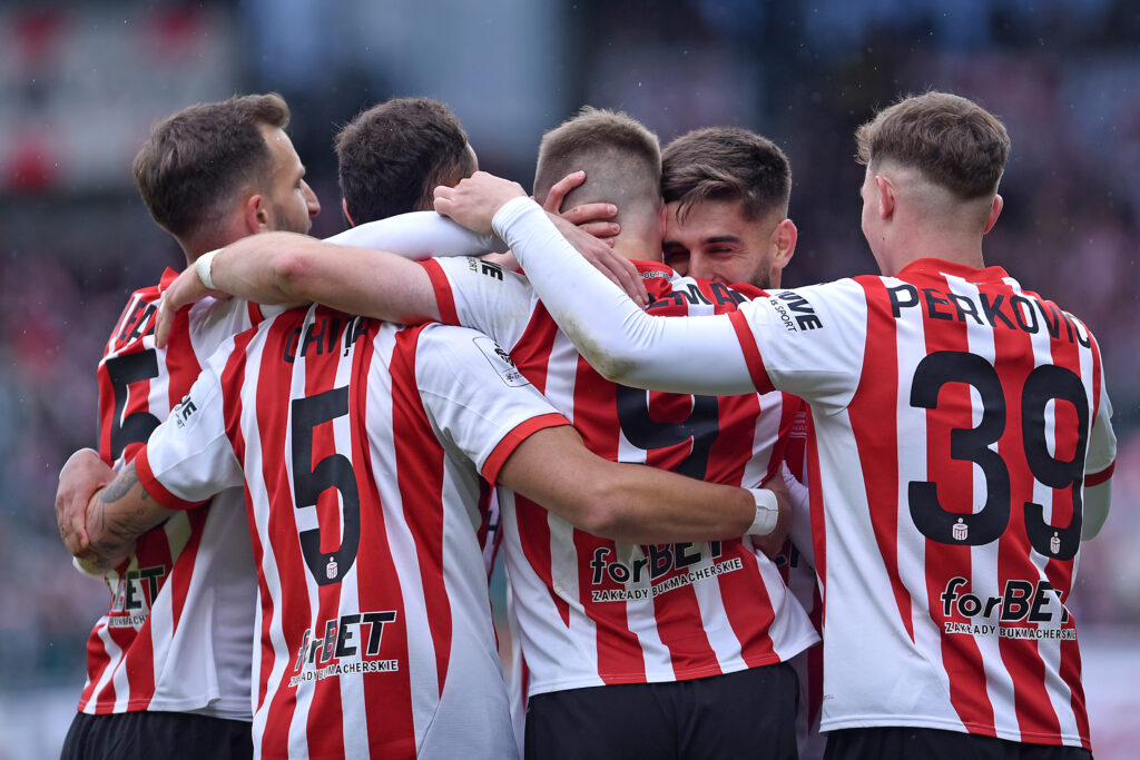 Tak wygląda tabela Ekstraklasy za 2025 rok. Na czele trzy drużyny z