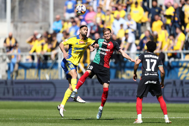 2025.05.18 Gdynia Pilka Nozna Betclic 1 liga sezon 2024/2025 Mecz Arka Gdynia - GKS Tychy N/z Julien Celestine Maksymilian Stangret Foto Piotr Matusewicz / PressFocus

2025.05.18 Gdynia
Football Polish first division season 2024/2025
Arka Gdynia - GKS Tychy
Julien Celestine Maksymilian Stangret
Credit: Piotr Matusewicz / PressFocus