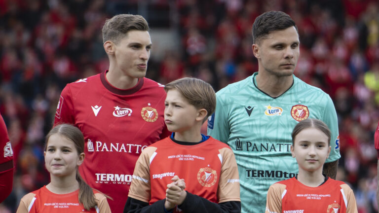 2025.05.19 Lodz Pilka Nozna PKO BP Ekstraklasa Sezon 2024/2025 Widzew Lodz - Puszcza Niepolomice Nz Rafal Gikiewicz Mateusz Zyro Foto Dawid Figura / PressFocus

2025.05.19 Lodz Football Polish League PKO BP Ekstraklasa Season 2024/2025 Widzew Lodz - Puszcza Niepolomice Rafal Gikiewicz Mateusz Zyro Credit: Dawid Figura / PressFocus