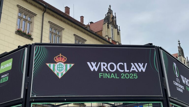 Hiszpanie opanowali Wrocław! Trwa wielkie święto przed finałem Ligi Konferencji [ZDJĘCIA]
