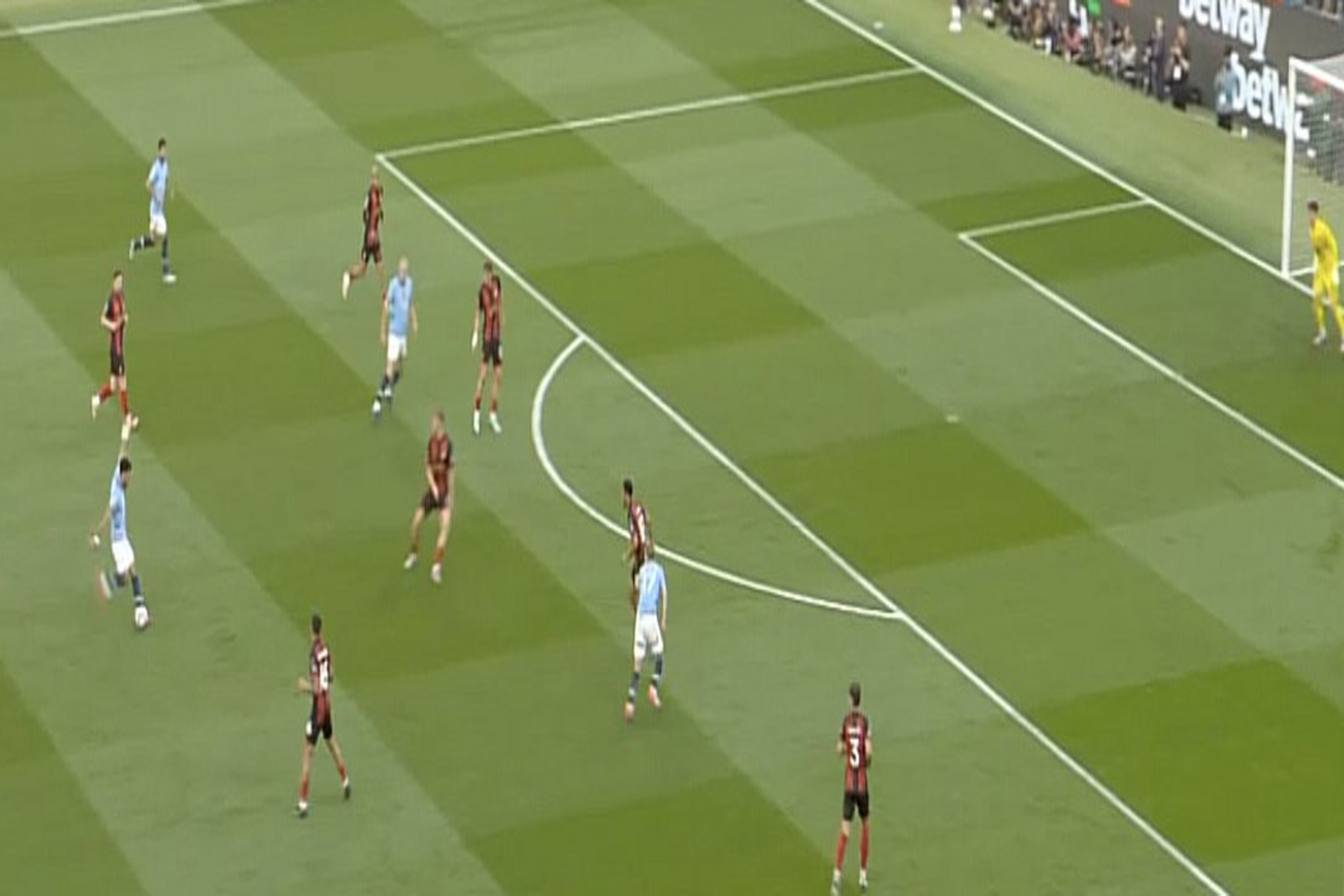Fenomenalny gol w Premier League! Strzał z ponad 30 metrów [WIDEO]