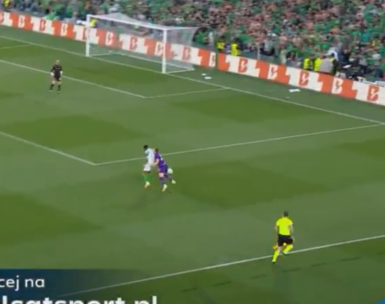 Świetna akcja Bakambu i szczęście Ezzalzouliego. Betis prowadzi z Fiorentiną [WIDEO]