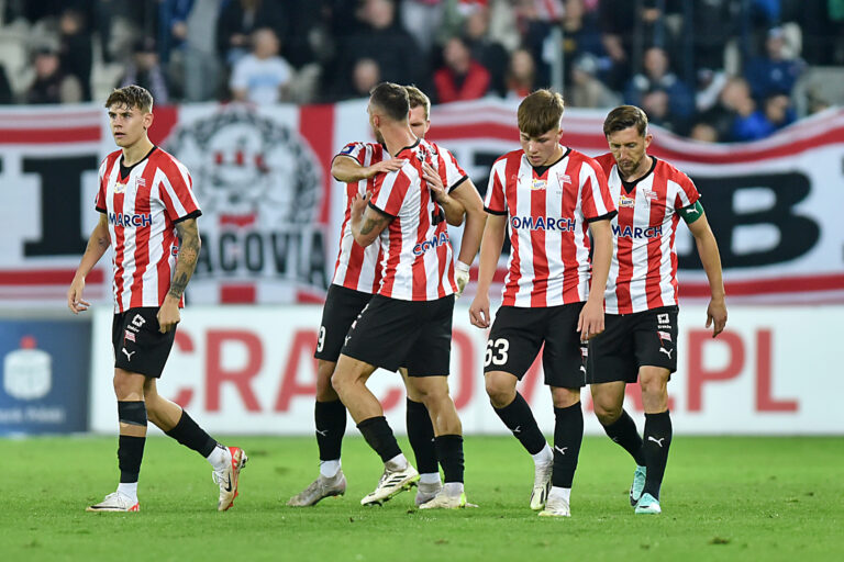 2023.10.28 Krakow
Pilka nozna, PKO BP Ekstraklasa, sezon 2023/2024
Cracovia Krakow - Lech Poznan
N/z Pilkarze Cracovii, radoc po bramce na 1-1, golm, bramka, Karol Knap, Benjamin Kallman, Virgil Ghita, Filip Rozga, Cornel Rapa
Foto Krzysztof Porebski / PressFocus

2023.10.28 Krakow
Football, Polish top league - first level, 2023/24 season
Cracovia Krakow - Lech Poznan
Pilkarze Cracovii, radoc po bramce na 1-1, golm, bramka, Karol Knap, Benjamin Kallman, Virgil Ghita, Filip Rozga, Cornel Rapa
Credit: Krzysztof Porebski / PressFocus