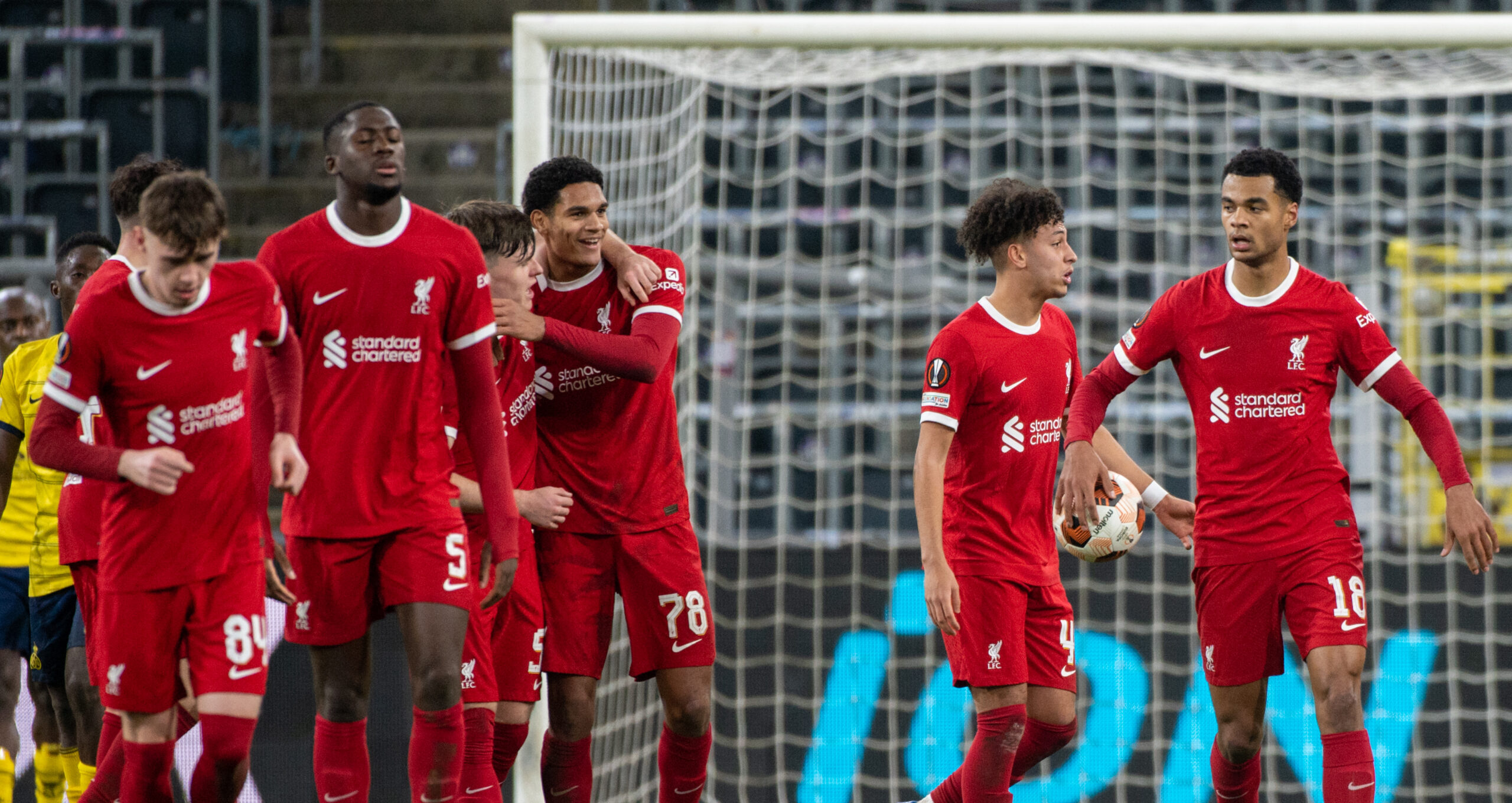 Jarell Quansah of Liverpool celebrates scoring with teammates during the UEFA Europa League Group E match between R. Union Saint-Gilloise and Liverpool FC at RSC Anderlecht Stadium in Brussels, Belgium on December 14, 2023 (Photo by Andrew SURMA/ SIPA USA).
2023.12.14 Bruksela
pilka nozna UEFA Liga Konferencji Europy
Royale Union Saint-Gilloise - FC Liverpool
Foto Andrew Surma/SIPA USA/PressFocus
!!! POLAND ONLY !!!