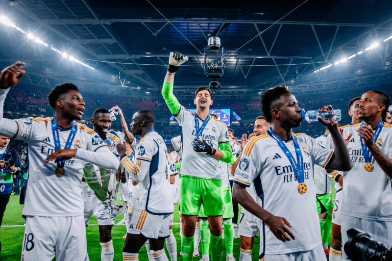 2024.06.01 Londyn
Pilka nozna Liga Mistrzow Sezon 2023/2024 Final, Wembley Stadium
Final Ligi Mistrzow Borussia Dortmund - Real Madryt
N/z Vinicius Junior Thibaut Courtois Eder Militao Ferland Mendy
Foto Mateusz Porzucek PressFocus
2024.06.01 Londyn
UEFA Champions League Final Season 2023/2024
Final Ligi Mistrzow Borussia Dortmund - Real Madryt
Vinicius Junior Thibaut Courtois Eder Militao Ferland Mendy
Credit: Mateusz Porzucek PressFocus