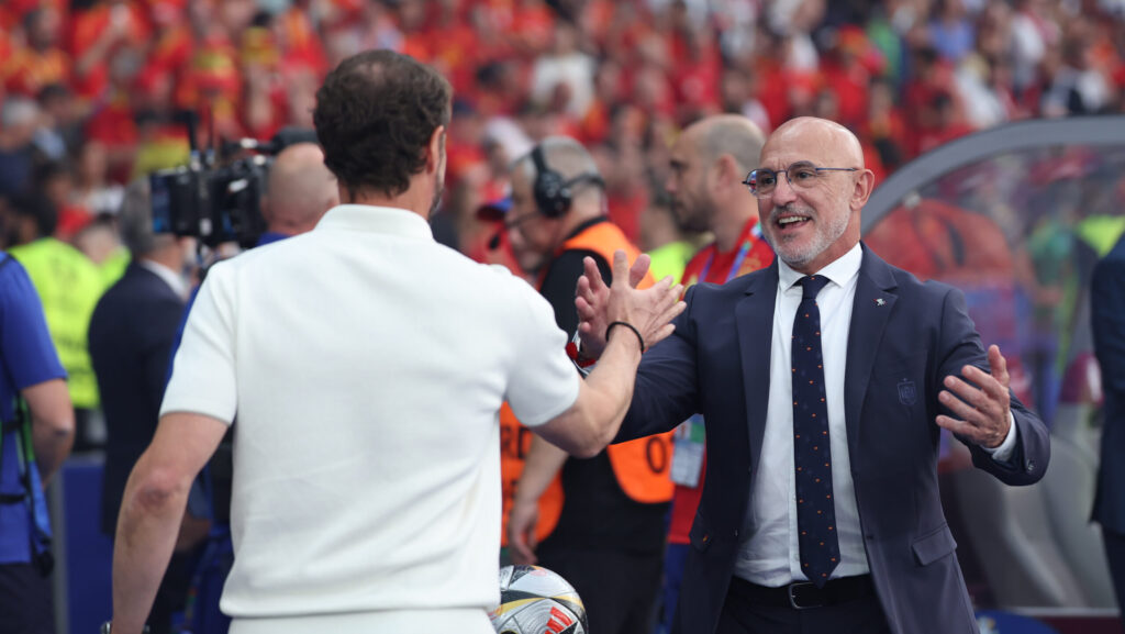 (240714) -- BERLIN, July 14, 2024 (Xinhua) -- Spain&#039;s head coach Luis de la Fuente (R) and England&#039;s head coach Gareth Southgate greet each other before the UEFA Euro 2024 final match between England and Spain in Berlin, Germany, July 14, 2024. (Xinhua/Pan Yulong)

2024.07.14 Berlin
pilka nozna Mistrzostwa Europy UEFA Euro 2024
Hiszpania - Anglia
Foto Pan Yulong/Xinhua/PressFocus

!!! POLAND ONLY !!!