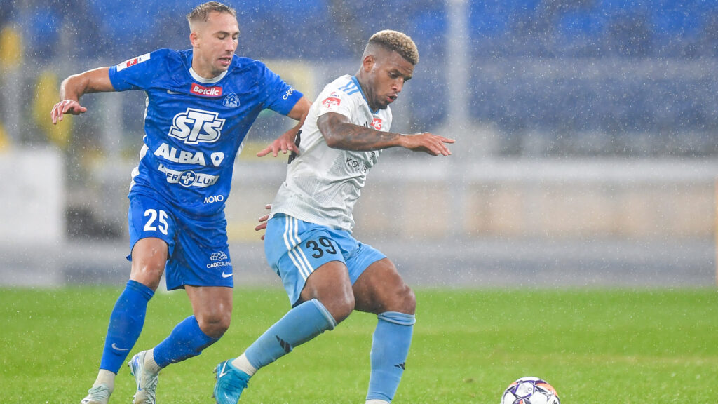 2024.10.04 Chorzow
Pilka nozna Pierwsza Liga Betclic 1 Liga Sezon 2024/2025
Ruch Chorzow - Kotwica Kolobrzeg
N/z Denis Ventura, Jonathan Luiz Moreira Rosa Junior
Foto Marcin Bulanda / PressFocus

2024.10.04 Chorzow
Football Polish Betclic First I League Season 2024/2025
Ruch Chorzow - Kotwica Kolobrzeg
Denis Ventura, Jonathan Luiz Moreira Rosa Junior
Credit: Marcin Bulanda / PressFocus