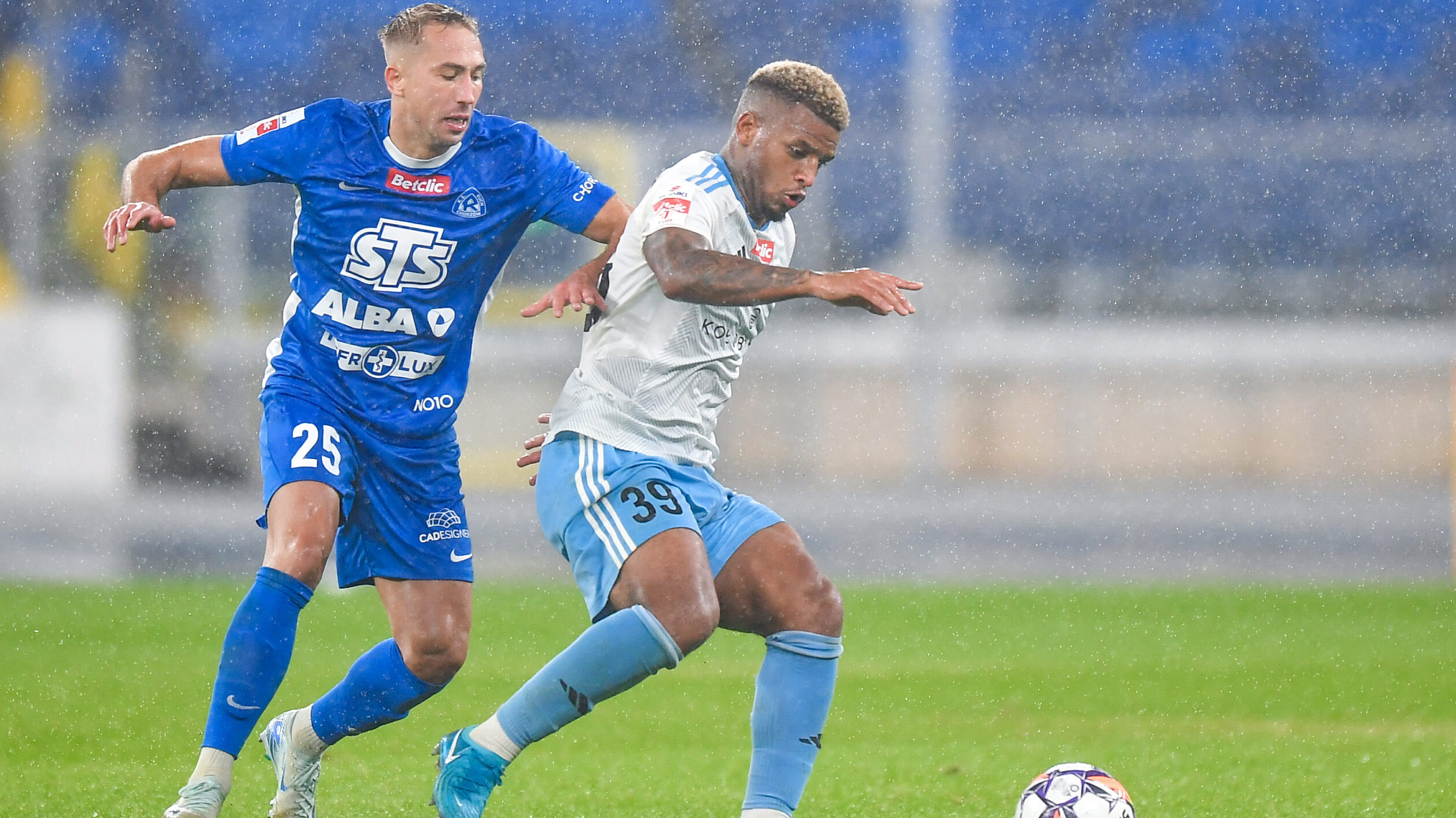 2024.10.04 Chorzow
Pilka nozna Pierwsza Liga Betclic 1 Liga Sezon 2024/2025
Ruch Chorzow - Kotwica Kolobrzeg
N/z Denis Ventura, Jonathan Luiz Moreira Rosa Junior
Foto Marcin Bulanda / PressFocus

2024.10.04 Chorzow
Football Polish Betclic First I League Season 2024/2025
Ruch Chorzow - Kotwica Kolobrzeg
Denis Ventura, Jonathan Luiz Moreira Rosa Junior
Credit: Marcin Bulanda / PressFocus