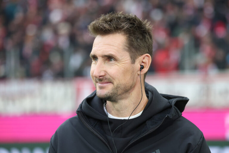 Miroslav Klose, Trainer 1. FC Nuernberg, GER, 1. FC Koeln vs. 1. FC Nuernberg , 2. Fussball-Bundesliga, 16. Spieltag, Saison 2024/2025, 15.12.2024, DFL REGULATIONS PROHIBIT ANY USE OF PHOTOGRAPHS AS IMAGE SEQUENCES AND OR QUASI-VIDEO, GER, 1. FC Koeln vs. 1. FC Nuernberg , 2. Fussball-Bundesliga, 16. Spieltag, Saison 2024/2025, 15.12.2024 Koeln *** Miroslav Klose, Coach 1 FC Nuernberg, GER, 1 FC Koeln vs 1 FC Nuernberg , 2 Soccer Bundesliga, Matchday 16, Season 2024 2025, 15 12 2024, DFL REGULATES PROHIBIT ANY USE OF PHOTOGRAPHS AS IMAGE SEQUENCES AND OR QUASI VIDEO, GER, 1 FC Koeln vs 1 FC Nuernberg , 2 Soccer Bundesliga, Matchday 16, Season 2024 2025, 15 12 2024 Koeln Copyright: xEibner-Pressefoto/JoergxNiebergax EP_JNL
2024.12.15 Kolonia
pilka nozna liga niemiecka
1. FC Koeln - 1. FC Nuernberg
Foto IMAGO/PressFocus
!!! POLAND ONLY !!!