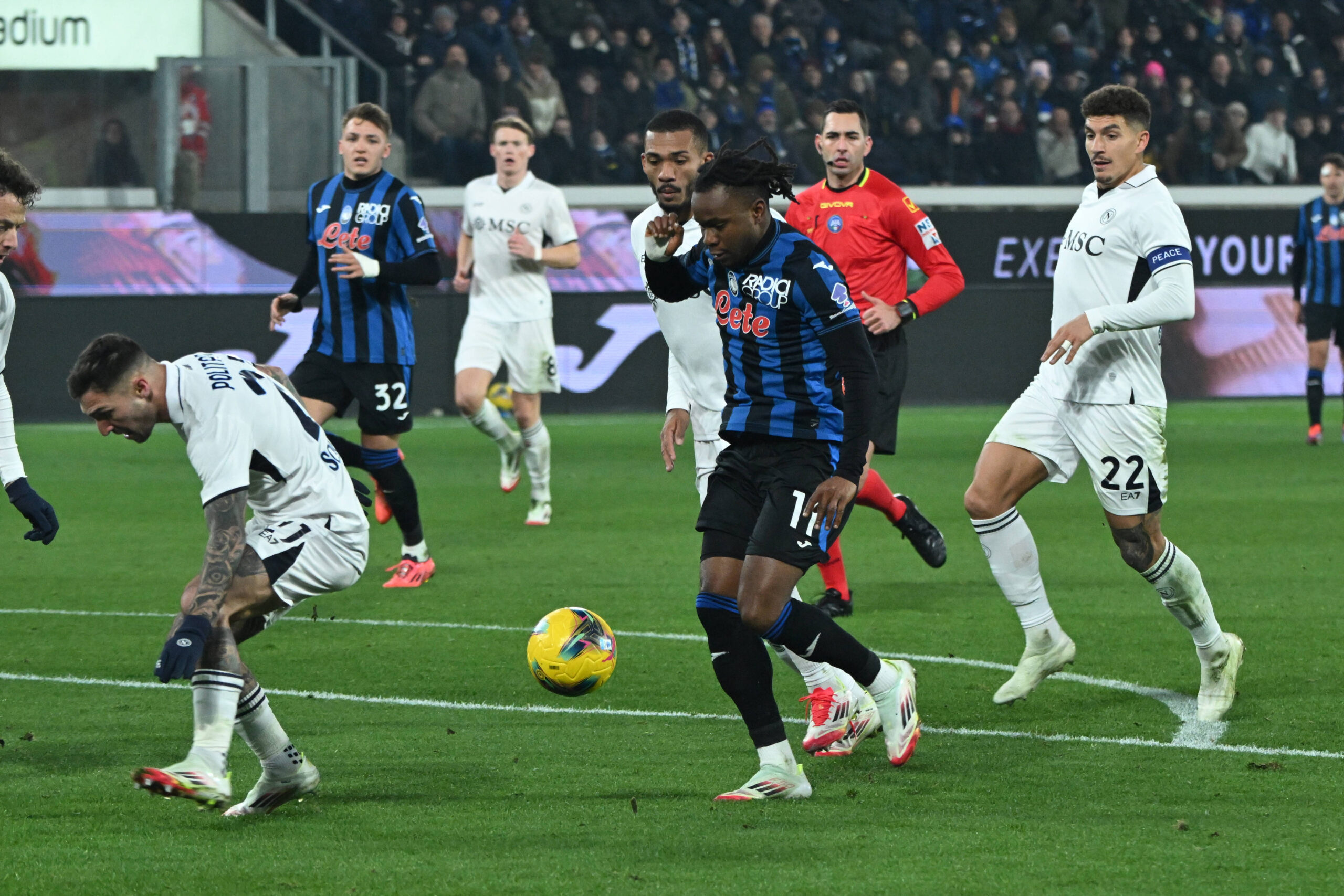 Ademola Lookman of Atalanta BC scores goal 2-2 during the Serie A Enelive betwee Atalanta BC vs Atalanta BC at Gewiss Stadium PUBLICATIONxNOTxINxITA Copyright: xAgostinoxGemito/IPAxSportx/xipa-agency.netx/xx IPA_53112193 IPA_Agency_IPA53112193
2025.01.18 Bergamo
pilka nozna liga wloska
Atalanta BC - Napoli SSC
Foto IMAGO/PressFocus

!!! POLAND ONLY !!!
