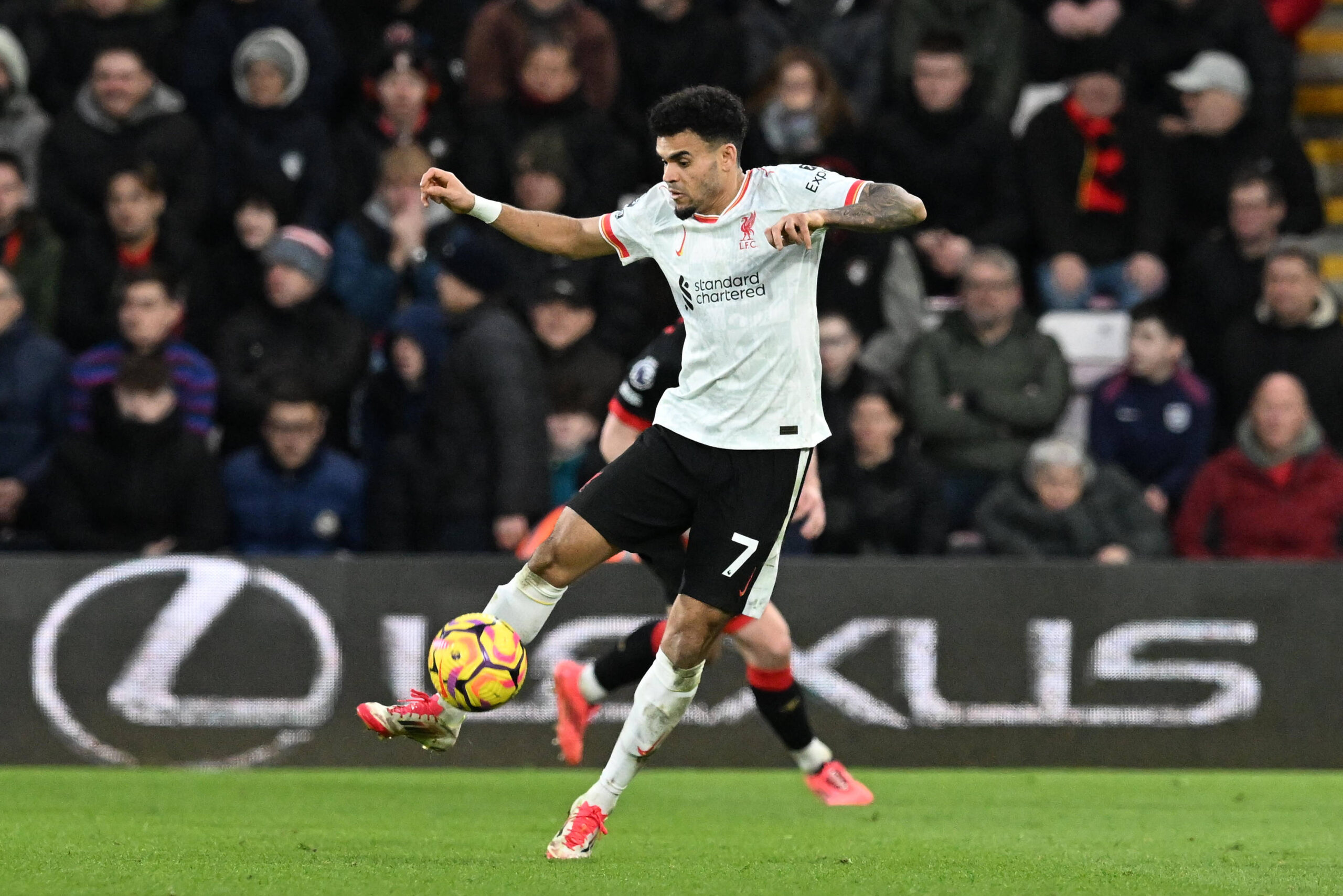Bournemouth v Liverpool Premier League 01/02/2025. Luis Diaz 7 of Liverpool during the Premier League match between Bournemouth and Liverpool at the Vitality Stadium, Bournemouth, England on 1 February 2025. Bournemouth Vitality Stadium Dorset England Editorial use only DataCo restrictions apply See www.football-dataco.com , Copyright: xGrahamxHuntx PSI-21386-0335
2025.02.01 Bournemouth
pilka nozna liga angielska
AFC Bournemouth - Liverpool
Foto IMAGO/PressFocus

!!! POLAND ONLY !!!